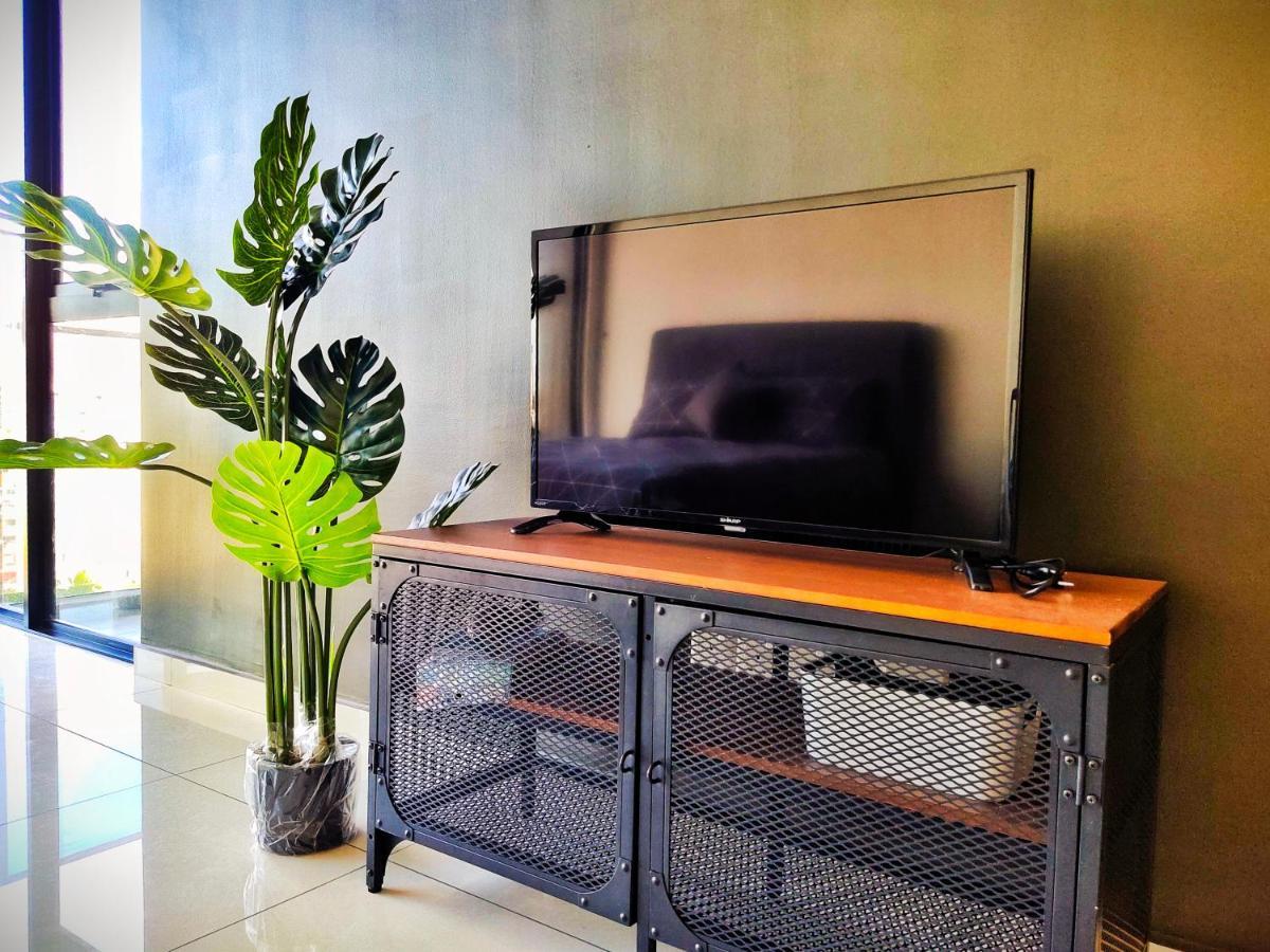 Beacon Executive Suite At Georgetown For 10Pax And 2 Bed Room Екстер'єр фото