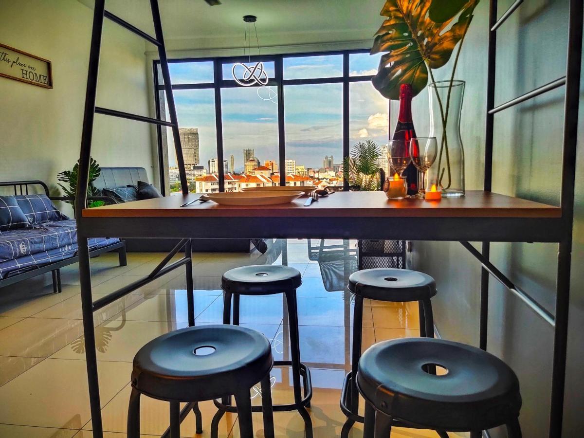 Beacon Executive Suite At Georgetown For 10Pax And 2 Bed Room Екстер'єр фото