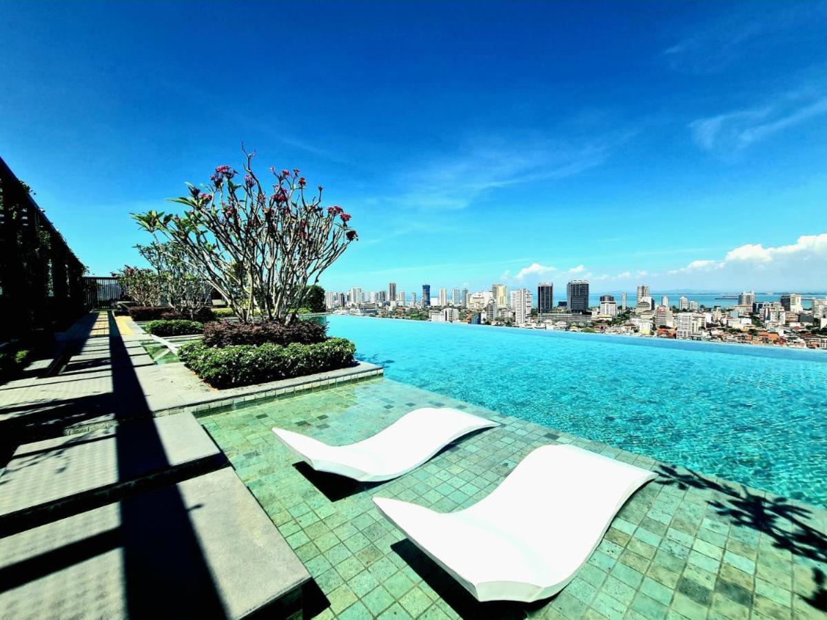 Beacon Executive Suite At Georgetown For 10Pax And 2 Bed Room Екстер'єр фото