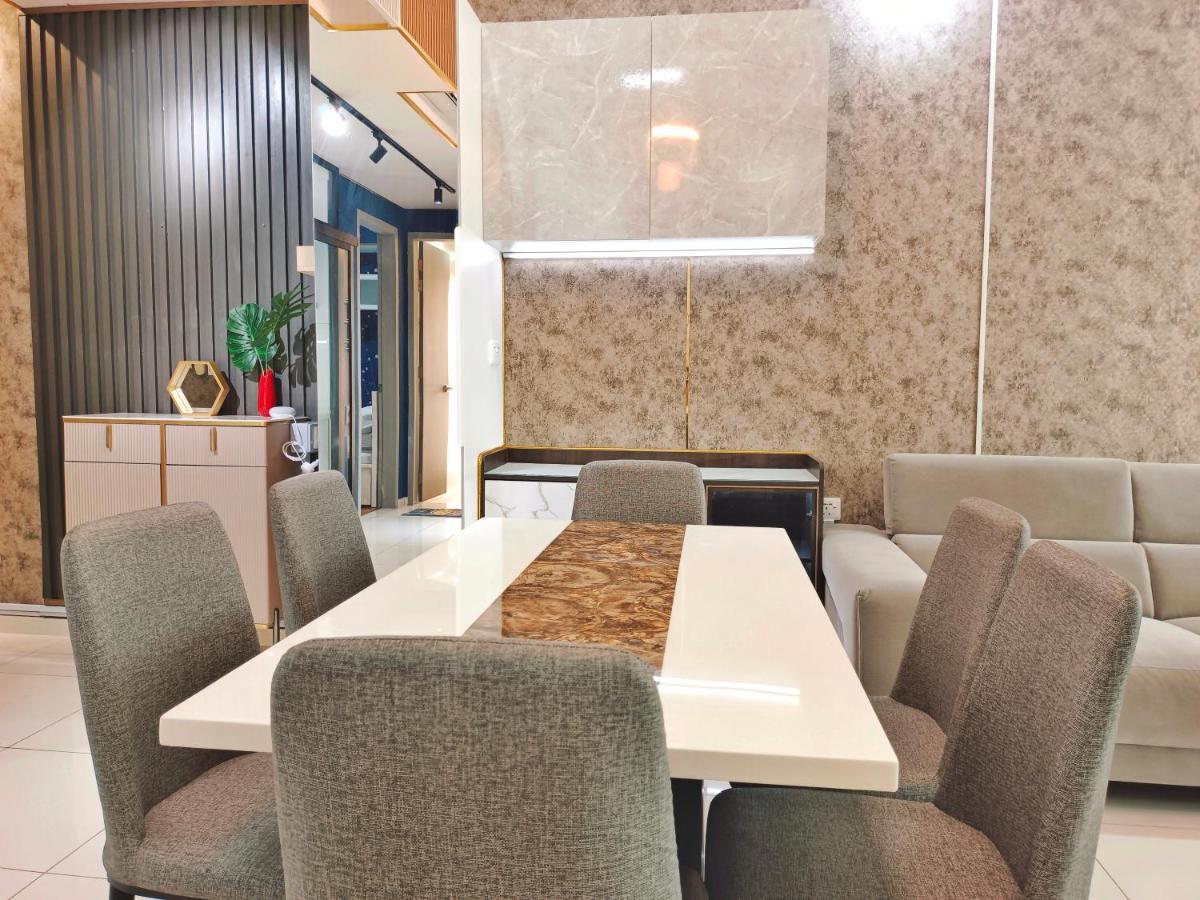 Beacon Executive Suite At Georgetown For 10Pax And 2 Bed Room Екстер'єр фото