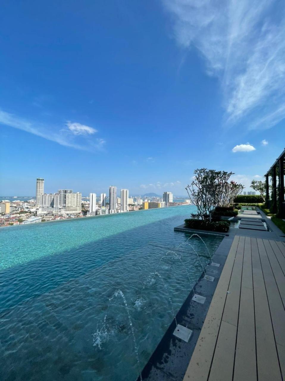 Beacon Executive Suite At Georgetown For 10Pax And 2 Bed Room Екстер'єр фото